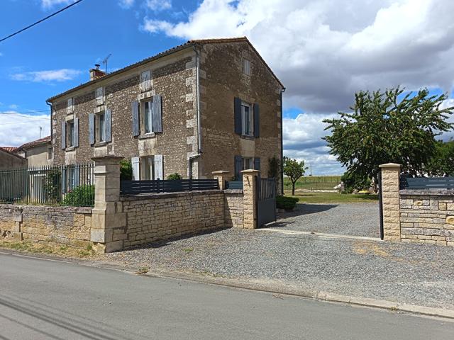 Maison vente à Fontenay-le-Comte, Bouillé-courdault