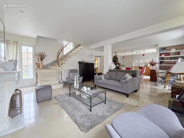 Maison vente à Créteil, Le Plessis-trévise