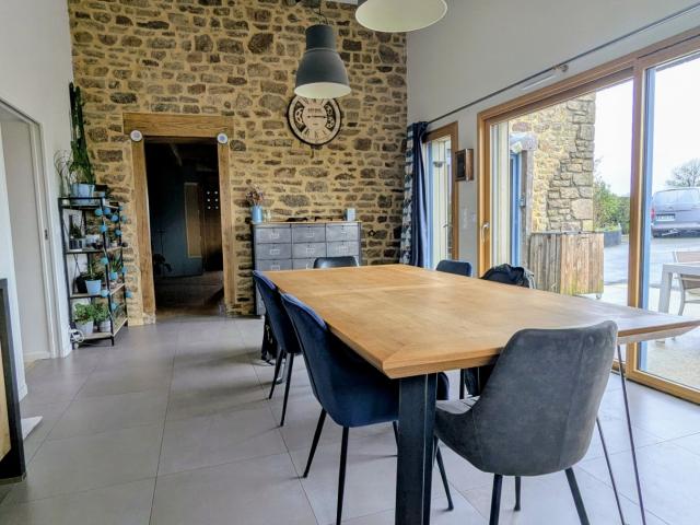 Maison vente à Les Mesliers, Sens-de-Bretagne