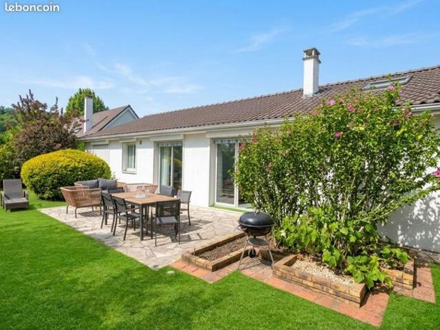 Maison vente à Versailles, Plaisir
