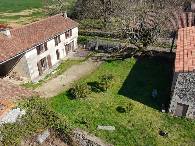 Maison vente à Montmorillon, Saint-pierre-d'exideuil