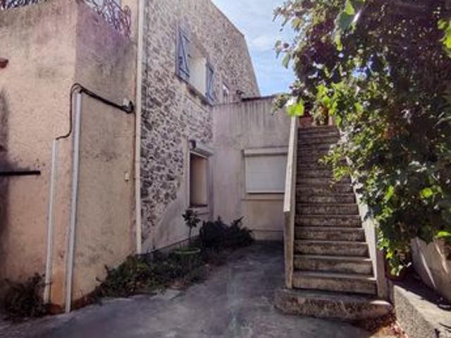 Maison vente à Narbonne, Névian