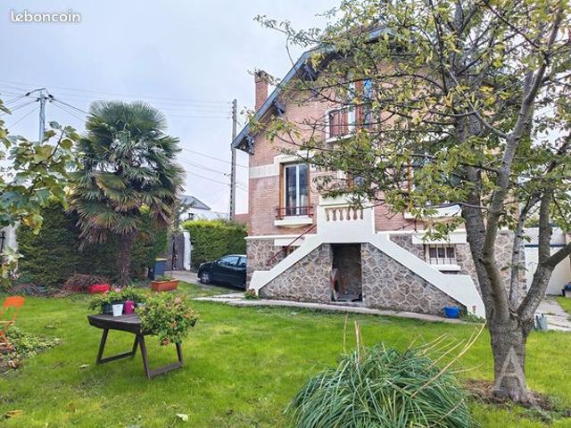 Maison vente à Dreux, Montreuil