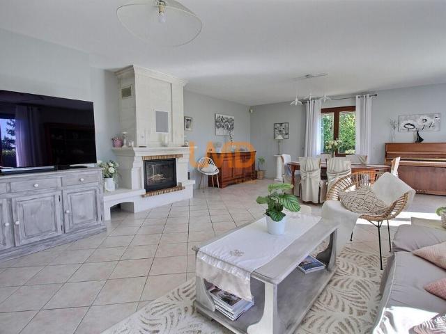 Maison vente à Saintes, Burie