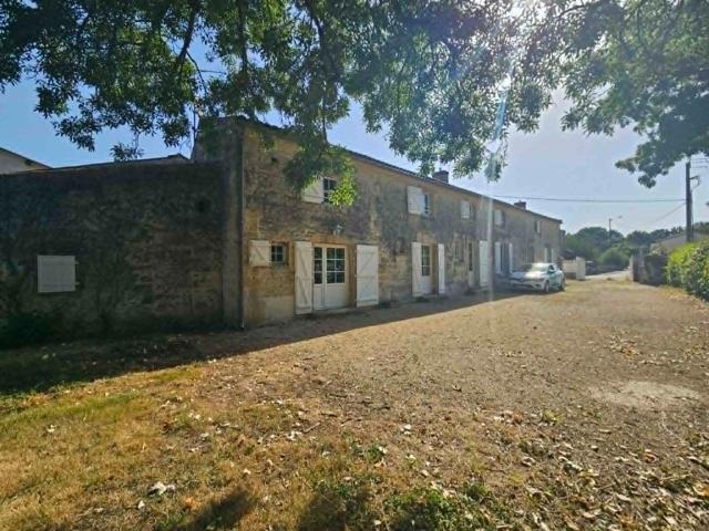 Maison location à Parthenay, Coulonges-sur-l'autize