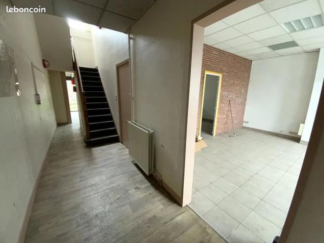 Maison vente à Lille, Croix