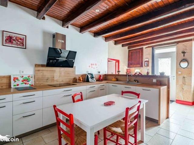 Maison vente à Confolens, Montjean