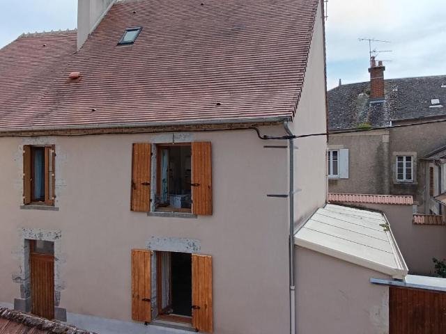 Maison vente à Nevers, Livry
