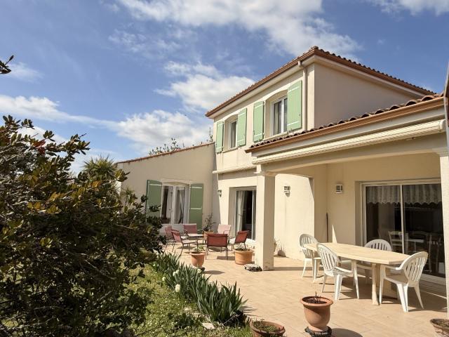 Maison vente à Saintes, Cozes