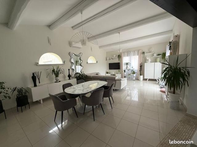 Maison vente à Nîmes, Tavel