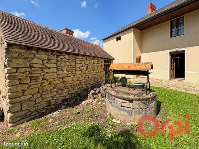 Maison vente à Saint-Amand-Montrond, La Chapelle-hugon