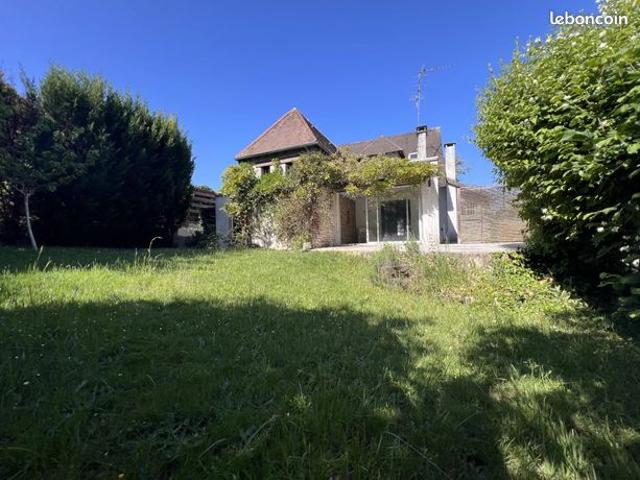Maison vente à Versailles, Plaisir