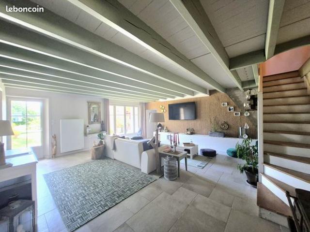 Maison vente à Saint-Jean-d'Angély, La Vergne