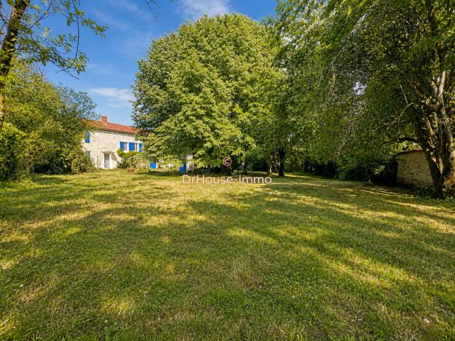 Maison vente à Confolens, Xambes