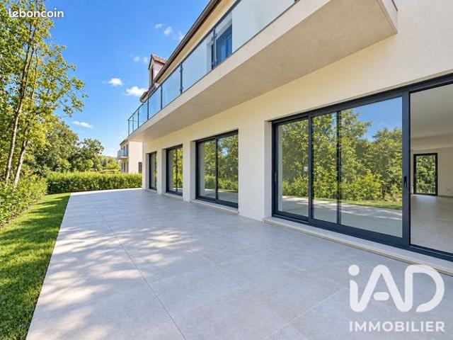 Maison vente à Saint-Germain-en-Laye, Maule