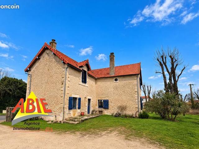 Maison vente à Fontenay-le-Comte, Benet