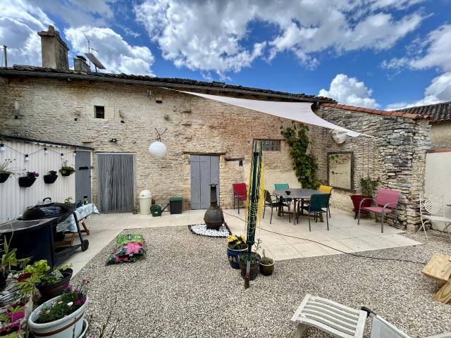 Maison vente à Montmorillon, Brux