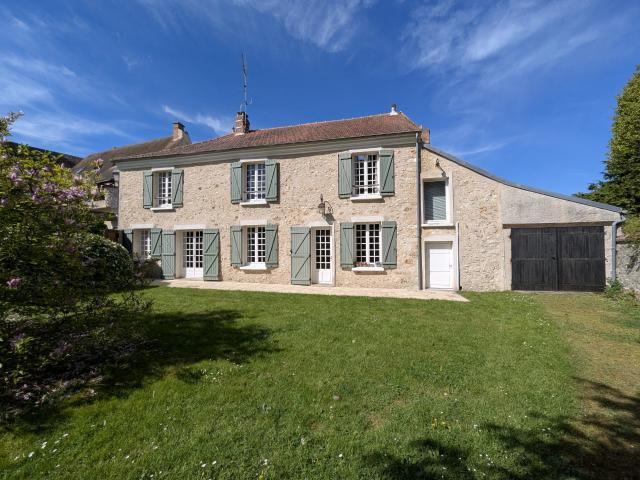 Maison vente à Versailles, Plaisir