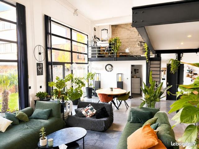 Maison vente à Lille, Croix