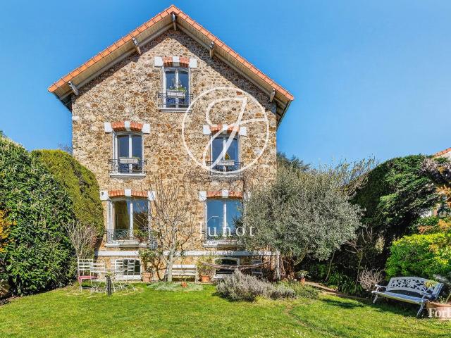 Maison vente à Nanterre, Saint-cloud