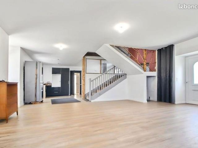 Maison vente à Oloron-Sainte-Marie, Précilhon