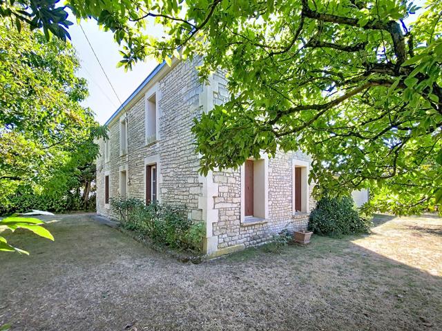 Maison vente à Fontenay-le-Comte, Saint-etienne-de-brillouet