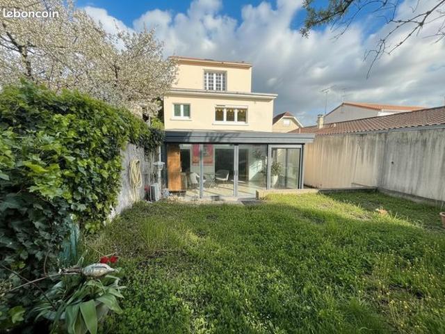 Maison vente à Angoulême, Aignes-et-puypéroux