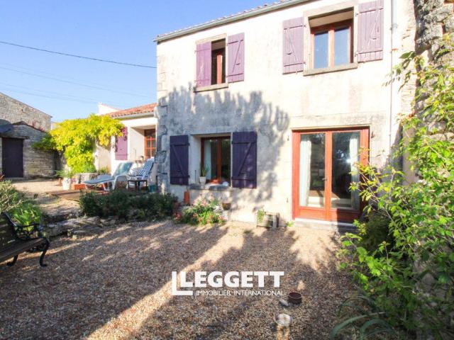 Maison vente à Saint-Jean-d'Angély, Saint-mandé-sur-brédoire