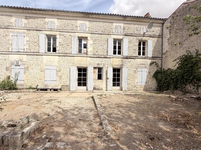 Maison vente à Saint-Jean-d'Angély, Vervant