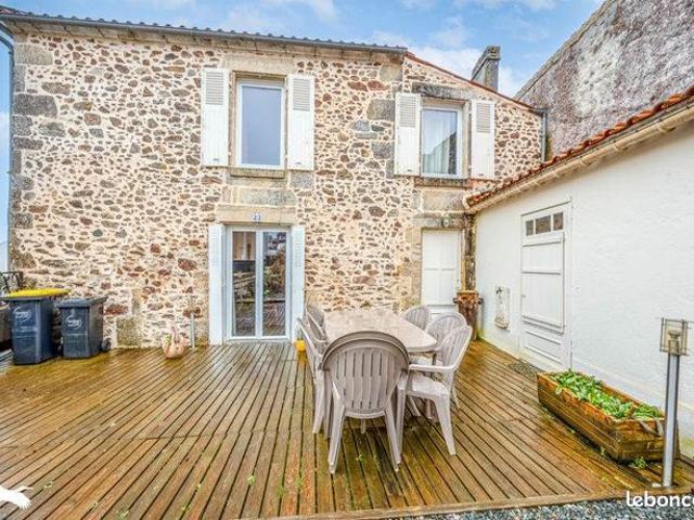 Maison vente à Fontenay-le-Comte, Mervent