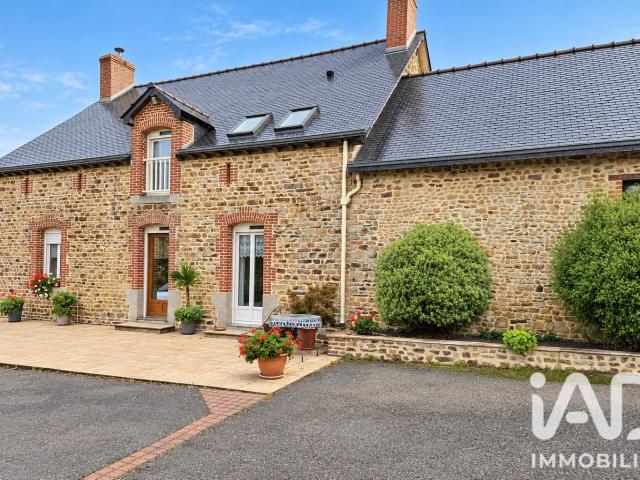 Maison vente à Les Courtils, Bais