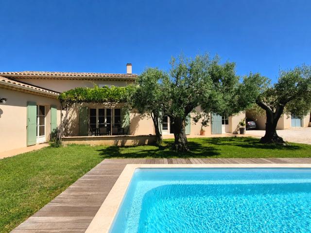 Maison vente à Nîmes, Vénéjan