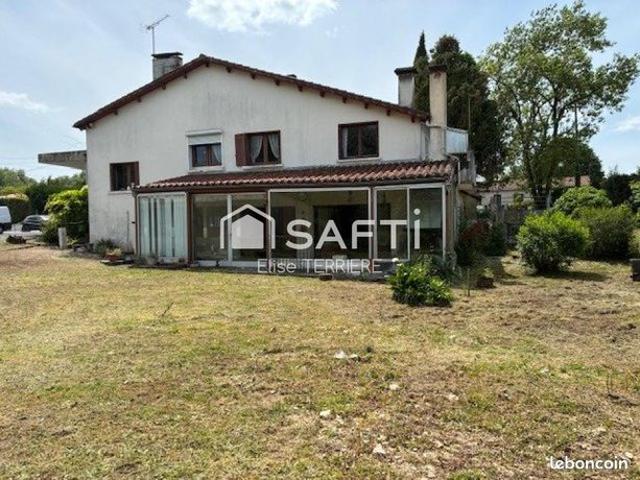 Maison vente à Confolens, Aigre
