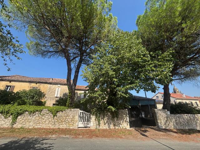 Maison vente à Bergerac, Faux