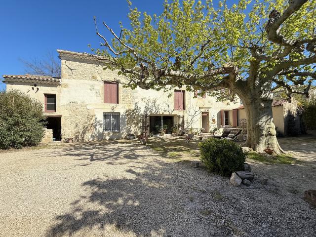 Maison vente à Arles, La Salle Les Alpes