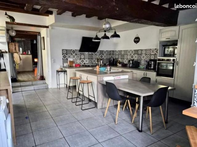 Maison vente à La Flèche, Courcelles-la-forêt