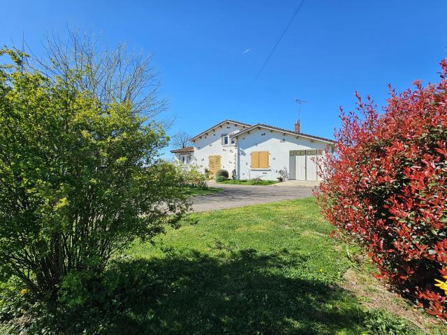 Maison vente à Confolens, Tessonnière