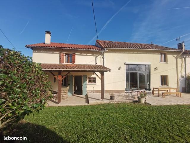 Maison vente à Confolens, Cherves-châtelars