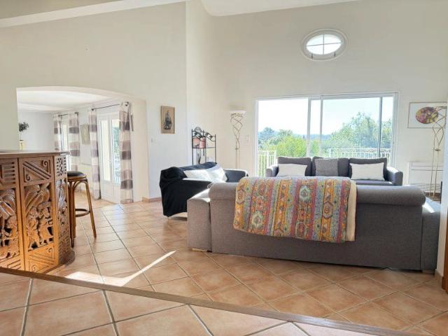 Maison location à Sainte-Anastasie-sur-Issole, Var