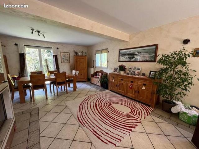 Maison vente à Bourges, Étréchy