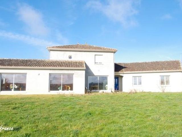 Maison vente à Montmorillon, Moussac