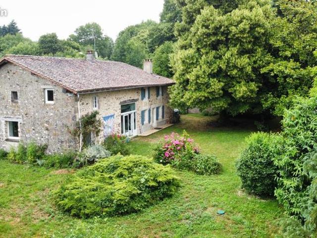 Maison vente à Confolens, Mazerolles