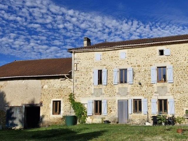 Maison vente à Confolens, Tessonnière
