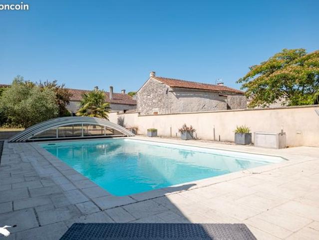 Maison vente à Saint-Jean-d'Angély, Louzignac