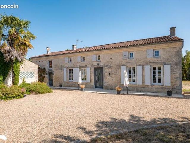 Maison vente à Saint-Jean-d'Angély, Louzignac