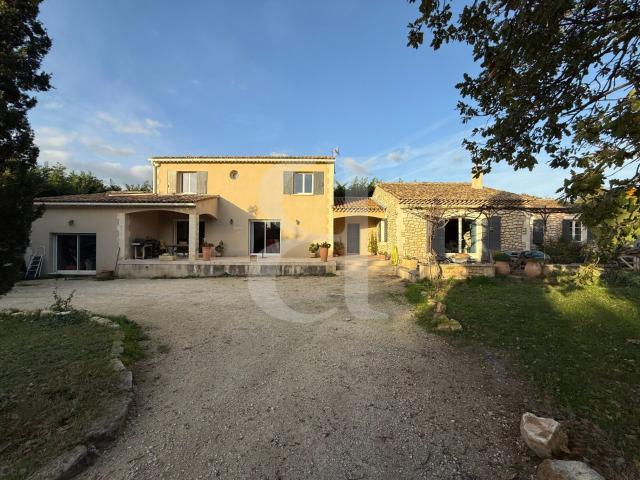Maison vente à Arles, Eyragues
