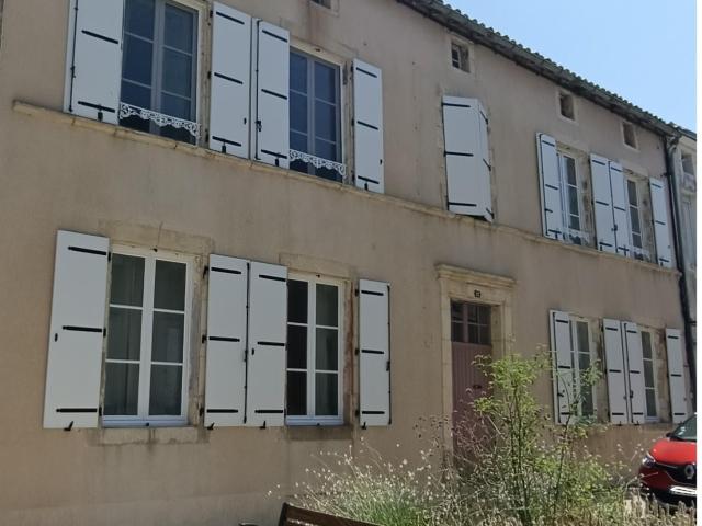 Maison vente à Niort, Sauzé-vaussais