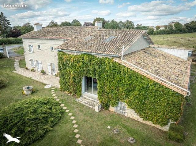 Maison vente à Niort, Mellé