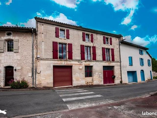 Maison vente à Nontron, Bourdeilles