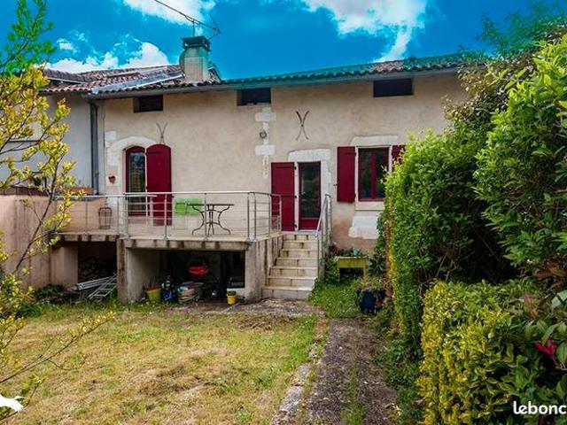 Maison vente à Nontron, Bourdeilles